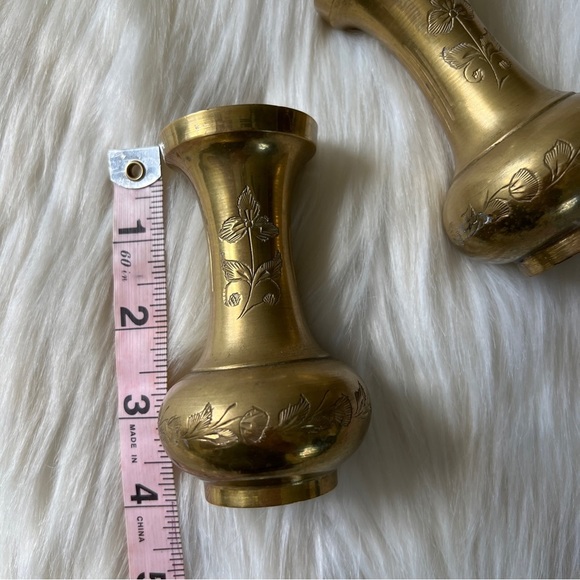 Vintage Ornate Carved Brass Matching Vases Made In India Mid Century - Picture 8 of 10